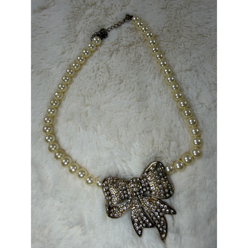 Vintage Glamorous Gold Tone Pearl Necklace with Sparkling Bow Pendant